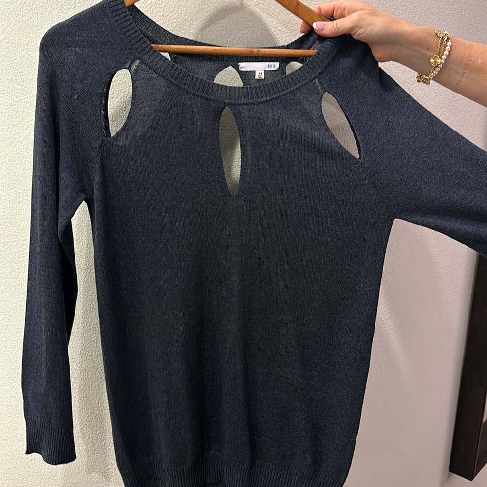 ROI grey/blue cut out sweater